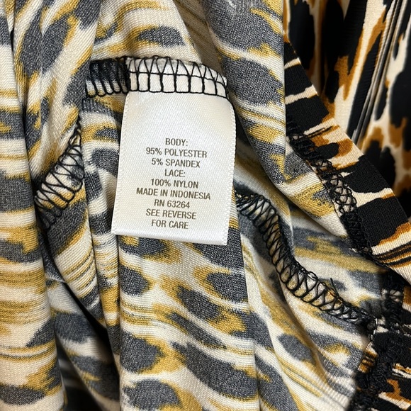 Roz & Ali Leopard Print Women’s Blouse Size 3X - Picture 5 of 9